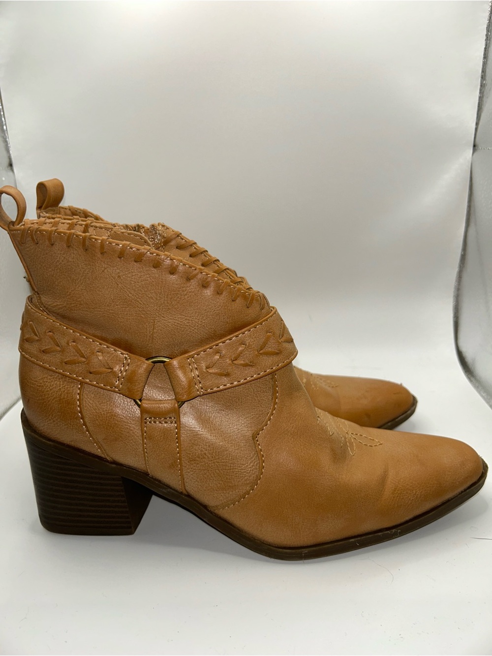 Frye & Co western style ankle bootie Palma size 8M